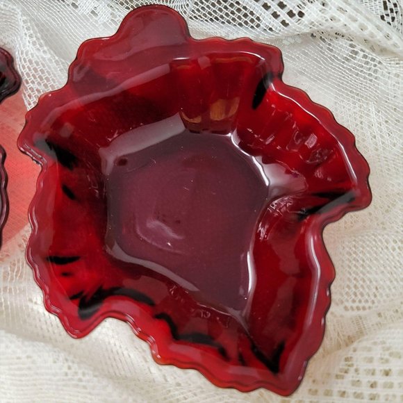 Anchor Hocking Ruby Red Glass Maple Leaf CandyDish - Picture 3 of 7